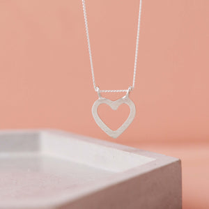 Heart shape pendant necklace