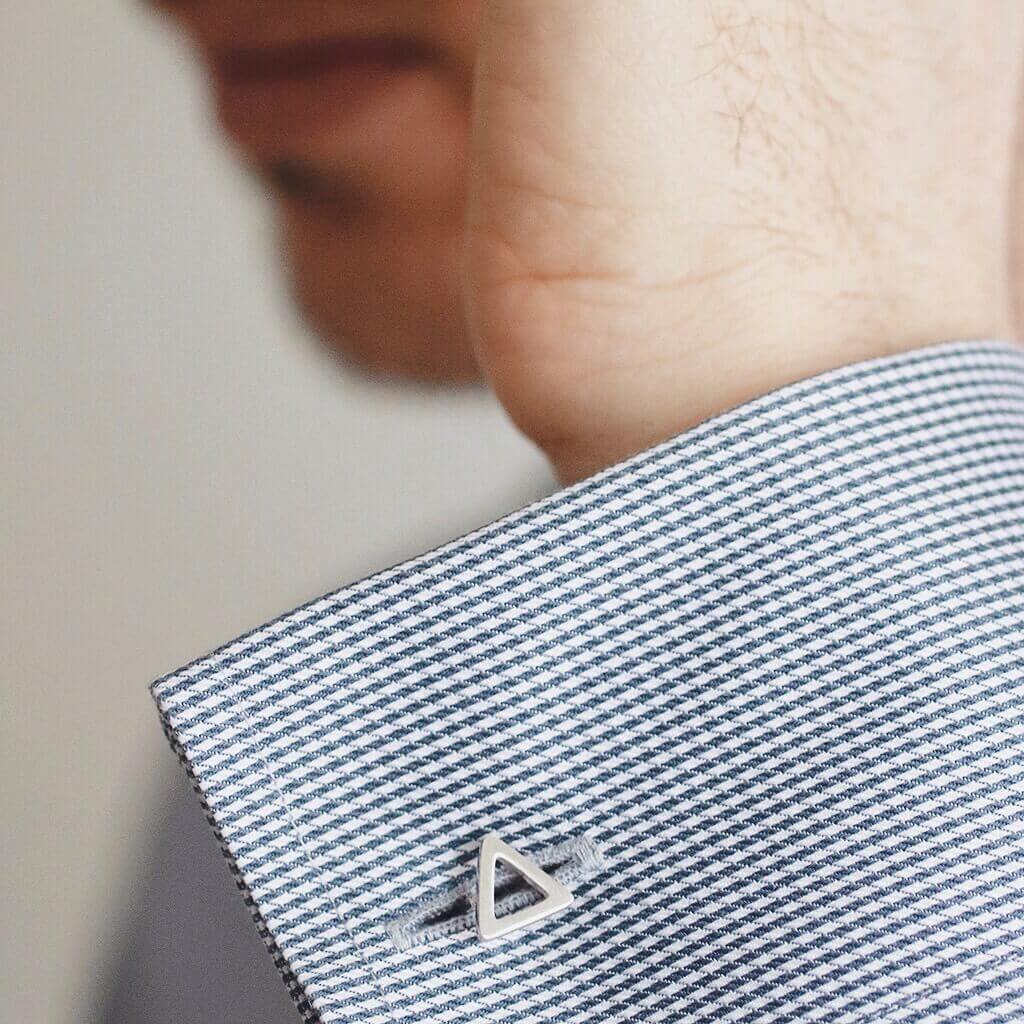 Simple geometric cufflinks